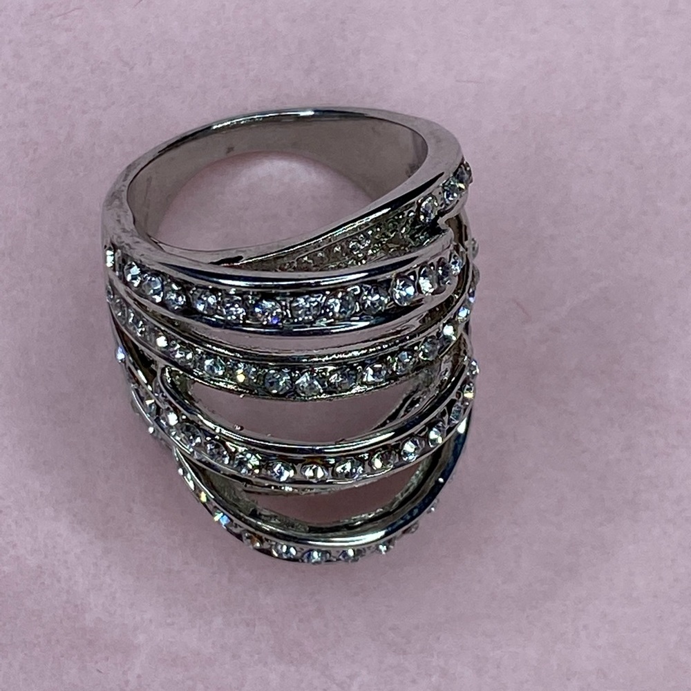 Silver color stone ring